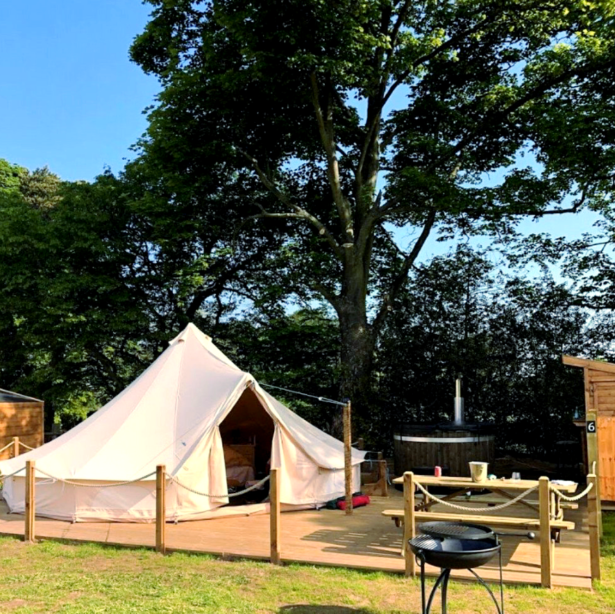First-time glamper? Our 6-metre bell tents are the perfect place to start ⛺️

Who’s joining us this summer!? 

Book now at  bit.ly/3IgaNmy  

#dukeriesretreat #firsttimeglamping #glamping #luxurycamping #getaway #amazingspaces #sleepoutside #glampinglife #glampinghub