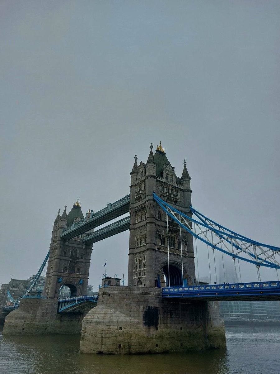 Jelmergraaff's tweet photo. Een dagje naar #Londen met de #trein? Het is mogelijk. Voor €60,- (tijdje geleden in de actie) met @EurostarUK op en neer. Vertrek uit Rotterdam om 08.30 uur, terug om 22.30 uur. Perfect op tijd en de bagage- en paspoortcontroles duurde maximaal 10 minuten. @ProRail #klimaat https://t.co/CxuGBlaqNL