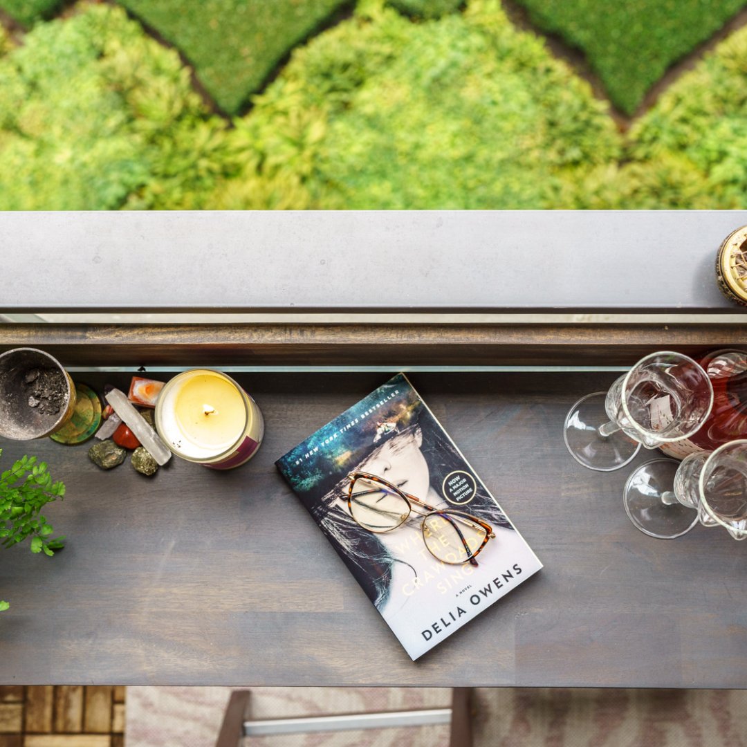 viewsbalconybar's tweet photo. What's on your reading list 🥸, we want to know below 👇🏽!

We've been trying to make time to read more books while patiently waiting for Spring to arrive, so we want to know -- what's on your reading list?

Does anyone else read in combos of one non-fiction and one fiction nove https://t.co/hgxwDXFxrU