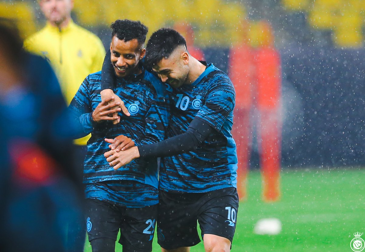 AlNassrFC's tweet photo. من يشابـه نجــد .. إذا جاها مطـر! 🌧️ https://t.co/D5SbgtJyqY