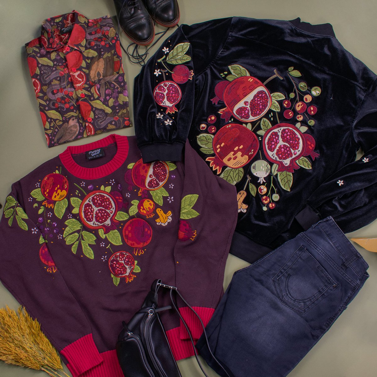 morningwitchy's tweet photo. the scarlet garden! im beyond excited to finally release the jackets 💖 theyre one of the best things ive ever made for sure, i hope you guys like them! https://t.co/pxxrC6gJYq