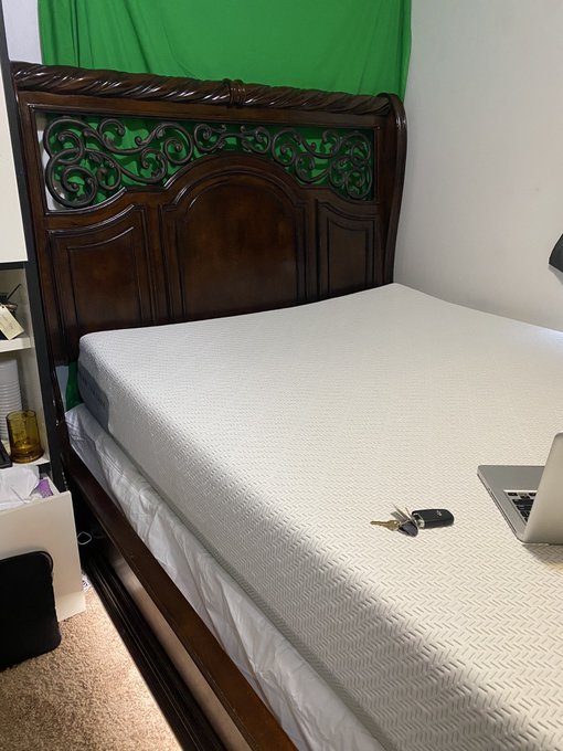 New bed and I have to say I&rsquo;m pretty excited to sleep on it tonight 😁, even though the nice sheets I