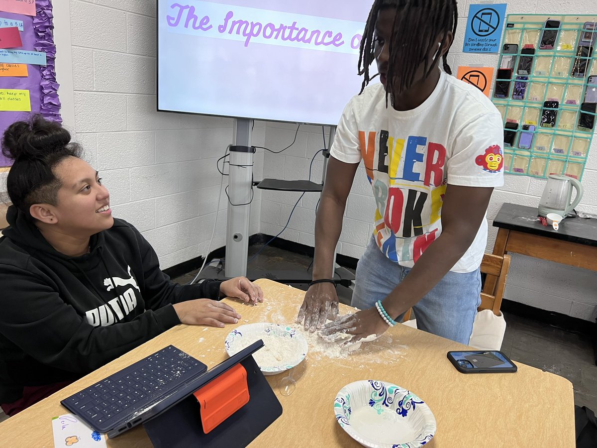 Sarah Dellinger tweet media