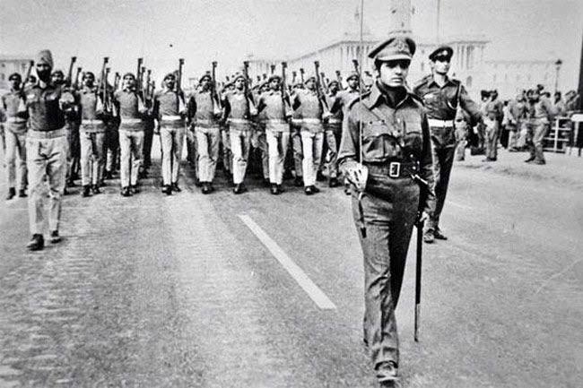 IndiaHistorypic's tweet photo. 1975 :: Kiran Bedi Leading Delhi Police Contingent In Republic Day Parade https://t.co/3sUcx0Rqpl