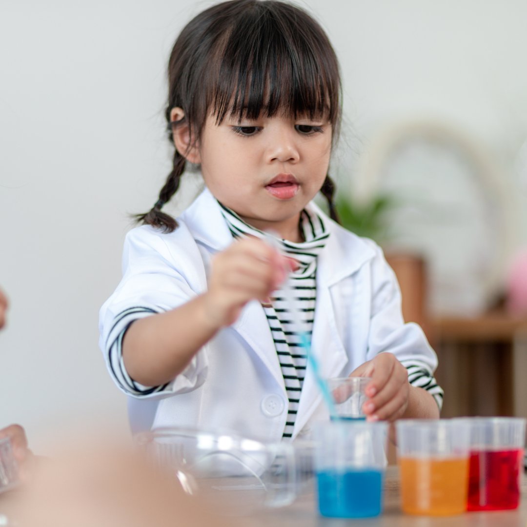 archildcare's tweet image. With your child's curiosity at an all-time high, introduce them to science! Young children are fascinated with how and why things work. Use one of our science resources to inspire them further! ecs.page.link/K5mrk 

#earlyscience #toddlerscience #prekscience