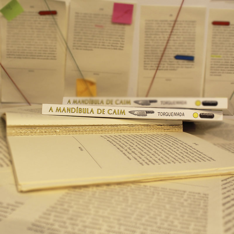 Intrínseca on X: Já imaginou destacar as páginas de um livro? 😱🧩 As páginas de A mandíbula de Caim foram impressas em ordem aleatória e a única maneira de descobrir o que