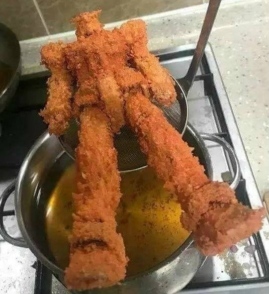 anythingbott's tweet image. Omori has deepfried EDP445&apos;s Optimus Prime toy because they were an asshole to them...