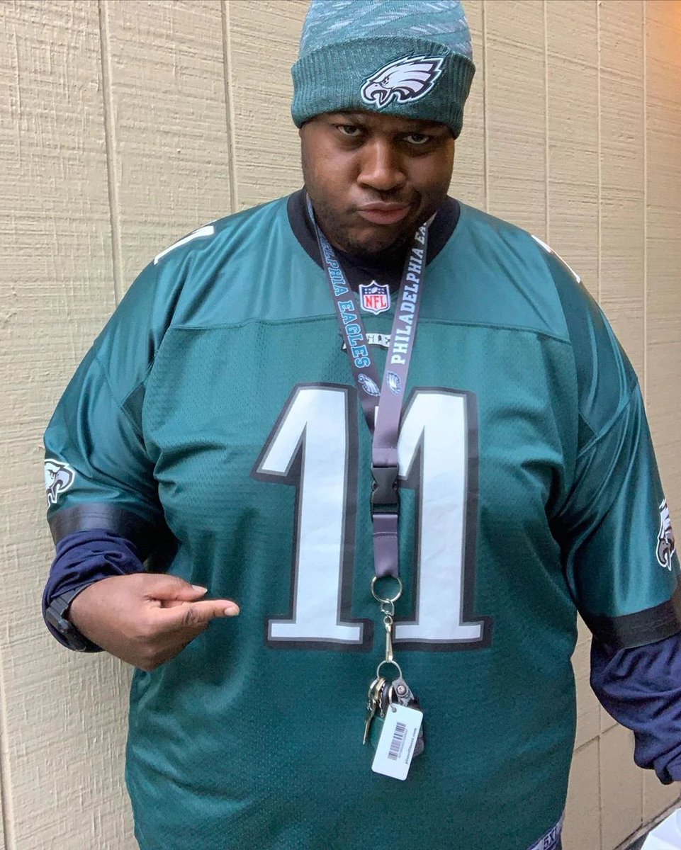 anythingbott's tweet image. Omori has deepfried EDP445&apos;s Optimus Prime toy because they were an asshole to them...