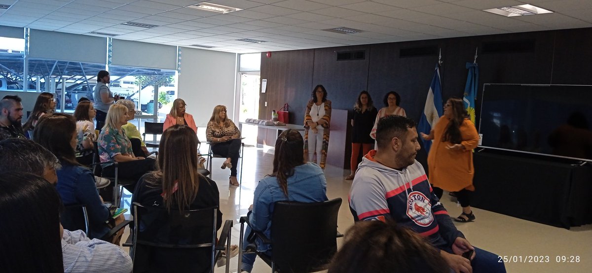 📍El Gobierno del Chubut realizó la tercera capacitación en DERECHOS HUMANOS GÉNERO Y DIVERSIDAD para agentes en atención al público de los Registros Civiles de la provincia, Asuntos Municipales y Subsecretaría de Derechos Humanos