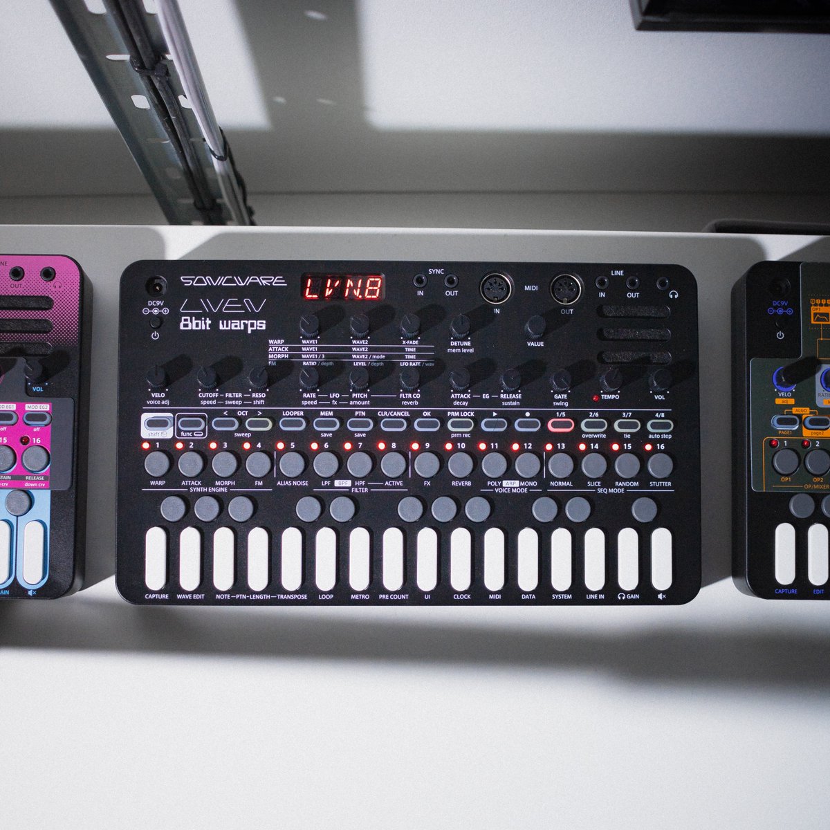 hinhonline's tweet photo. Get those serious nostalgic 80s video game vibes with the @SonicwareInc Liven 8bit Warps😎 

#sonicware #sonicwareliven8bitwarps 
#synthesizer #8bit #electronicmusic #videogamemusic #ambient #ambientmusic #dronemusic #analogsynth #synthesizer #liven8bitwarps #8bitmusic #dawless https://t.co/n6CUEo9SOM