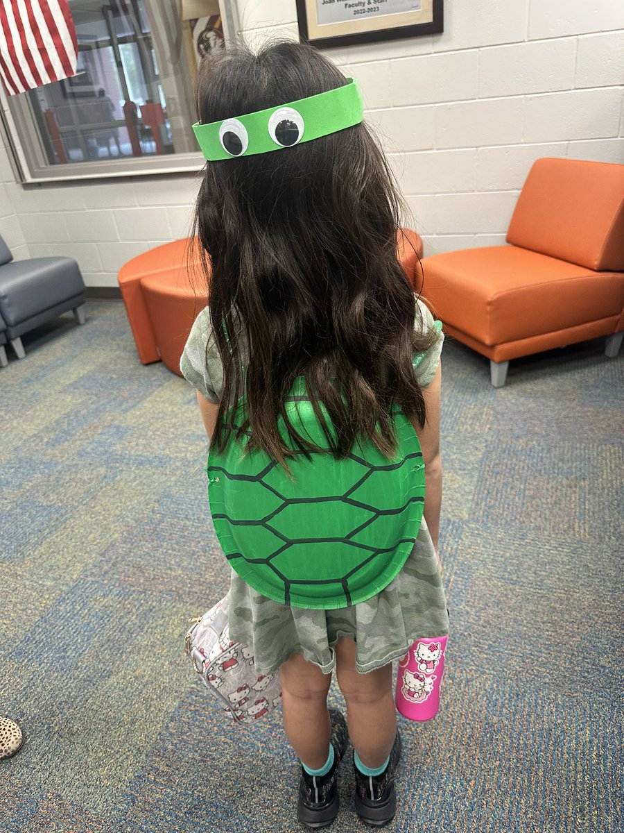 JWESfamily's tweet photo. Walker was filled with Sea Creatures today! 🐙🐟🐠🐡
The creativity + research based knowledge has been incredible. We can’t wait to anchor down into a good book with our reading buddies on Friday!
#WalkerStrong #TeamWalker #SCPS #LiteracyWeek https://t.co/oYmVImg4J3