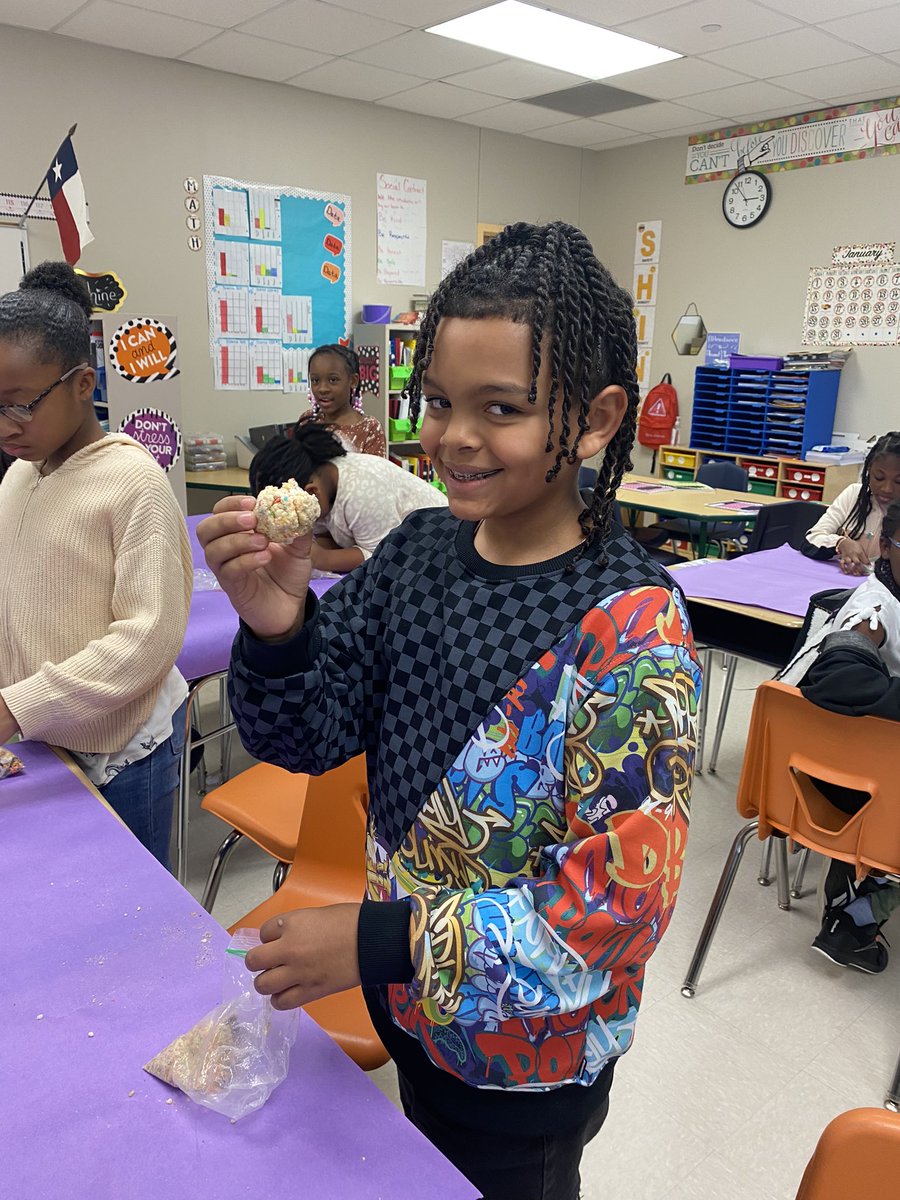 MrsCaffeySLE's tweet photo. SLE Sun Clubs are full steam ahead! Shout out to Mrs.James (@tiffiny_23 ) and the 4th/5th grade Home Ec Club! No Bake Rice Krispies last week, Salsa this week! Delish! 😋

Thanks for bringing my vision to life! #SLESunClubs #SocialEmotionalWellbeing #EverybodyBelongs https://t.co/n39DDUAers