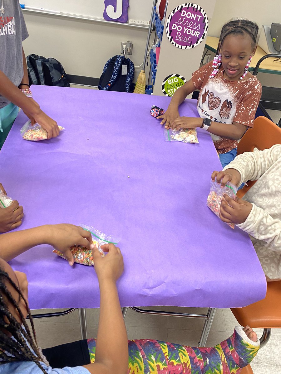 MrsCaffeySLE's tweet photo. SLE Sun Clubs are full steam ahead! Shout out to Mrs.James (@tiffiny_23 ) and the 4th/5th grade Home Ec Club! No Bake Rice Krispies last week, Salsa this week! Delish! 😋

Thanks for bringing my vision to life! #SLESunClubs #SocialEmotionalWellbeing #EverybodyBelongs https://t.co/n39DDUAers