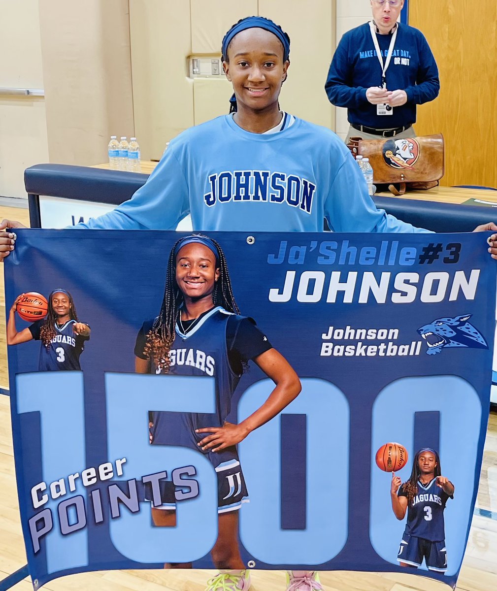 jjgirlshoops's tweet photo. Nice wins for all our lady Jags last night and we also celebrated our seniors. Plus senior leader Ja’Shelle Johnson hit a career milestone! https://t.co/8qN66yi0Ce