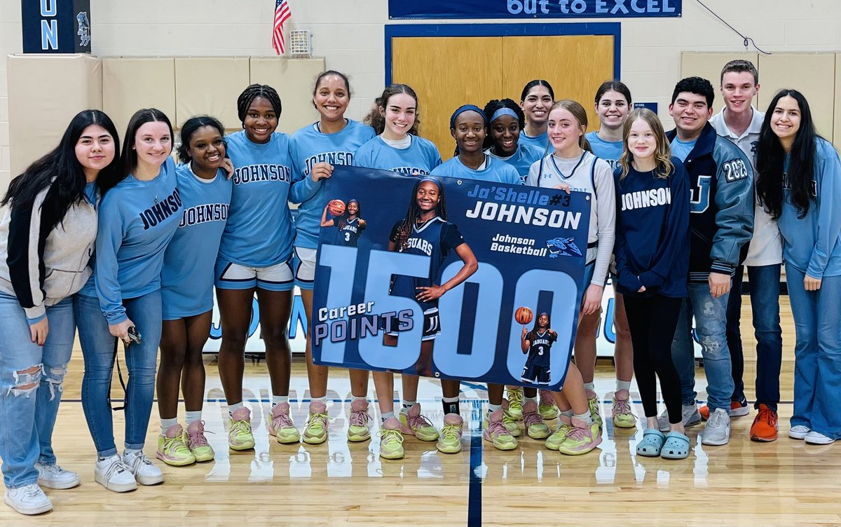 jjgirlshoops's tweet photo. Nice wins for all our lady Jags last night and we also celebrated our seniors. Plus senior leader Ja’Shelle Johnson hit a career milestone! https://t.co/8qN66yi0Ce