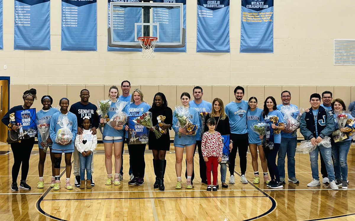 jjgirlshoops's tweet photo. Nice wins for all our lady Jags last night and we also celebrated our seniors. Plus senior leader Ja’Shelle Johnson hit a career milestone! https://t.co/8qN66yi0Ce