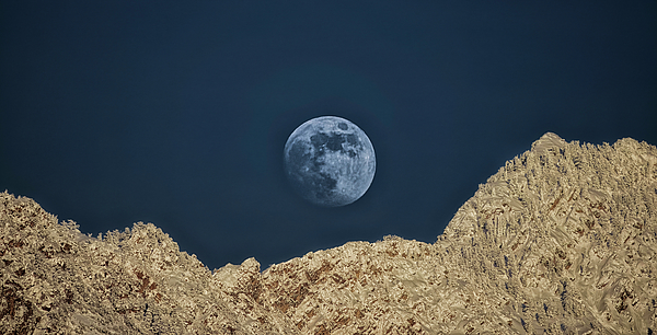wmjohanson's tweet photo. New artwork for sale! - "Olympus Full Moon" - https://t.co/iAEjFZ5OqQ @fineartamerica https://t.co/Hj7RWKIDnu