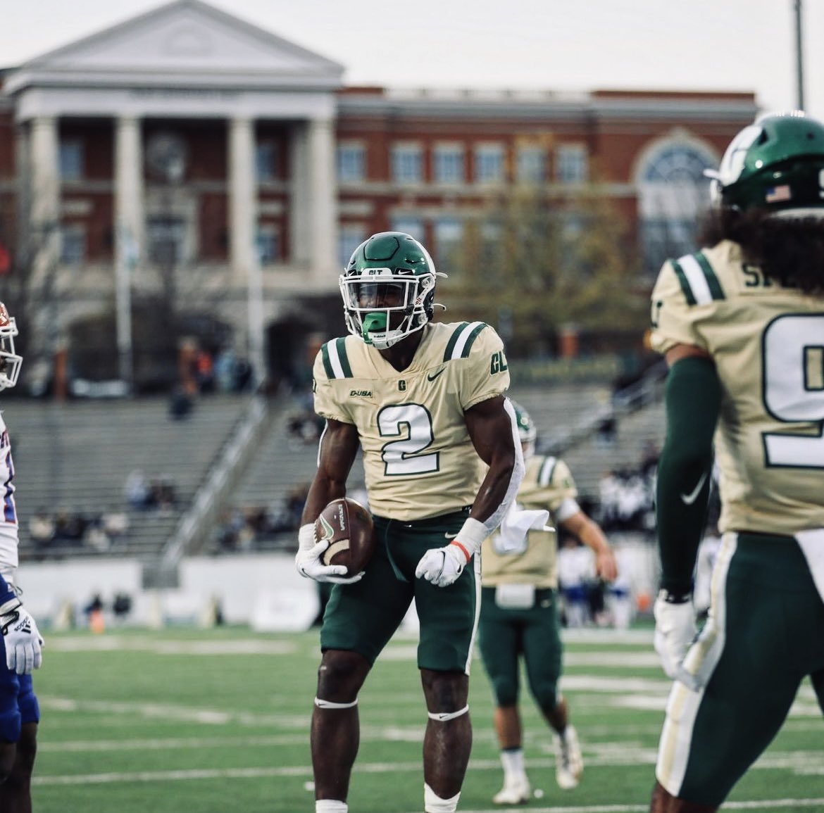 AveryJonesAllen's tweet photo. Extremely blessed to have received and offer from UNC Charlotte!!!  @CharlotteFTBL @BiffPoggi @CoachMessay @CoachJdubSFA @RivalsFriedman https://t.co/v9WLdt0xXH