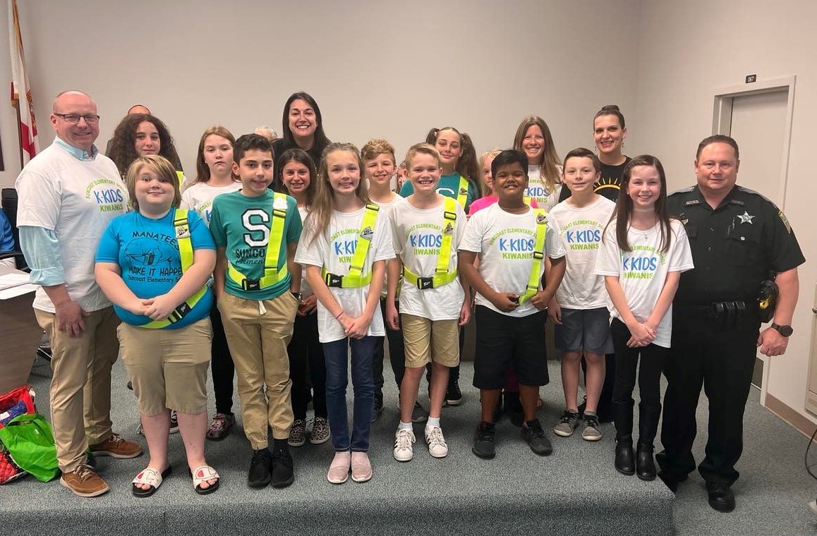 HernandoSchools's tweet image. Thank you to the wonderful fifth grade students from Suncoast Elementary School, who led the Pledge of Allegiance at Tuesday's School Board meeting. You all did a great job! #LearnitLoveitLiveit #WatchUsLiveIt