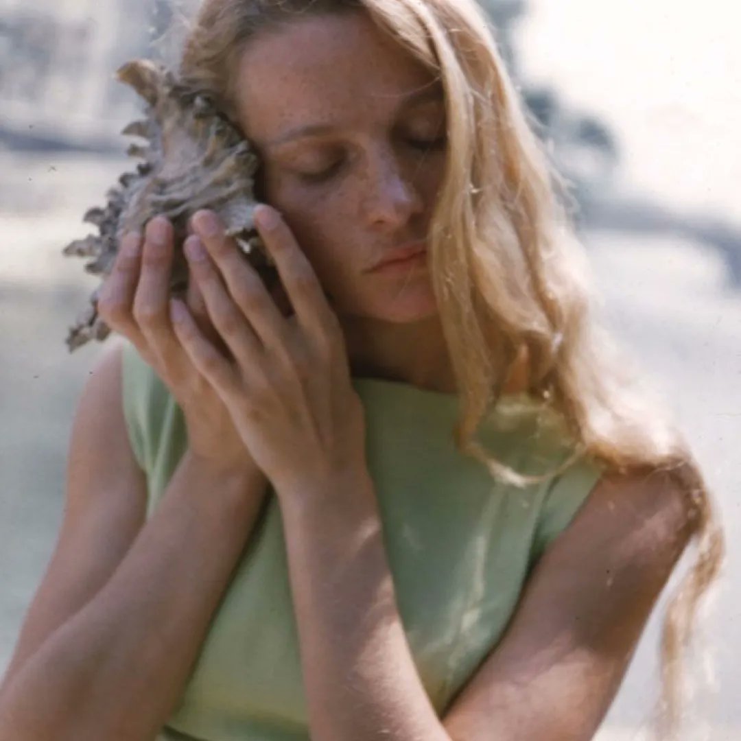 highnotefm's tweet image. This week we&apos;re celebrating pioneering French electronic composer Éliane Radigue. Read more on our IG: 
buff.ly/3JjNpoC 

#electronicmusic #synthesizer #recordingarts