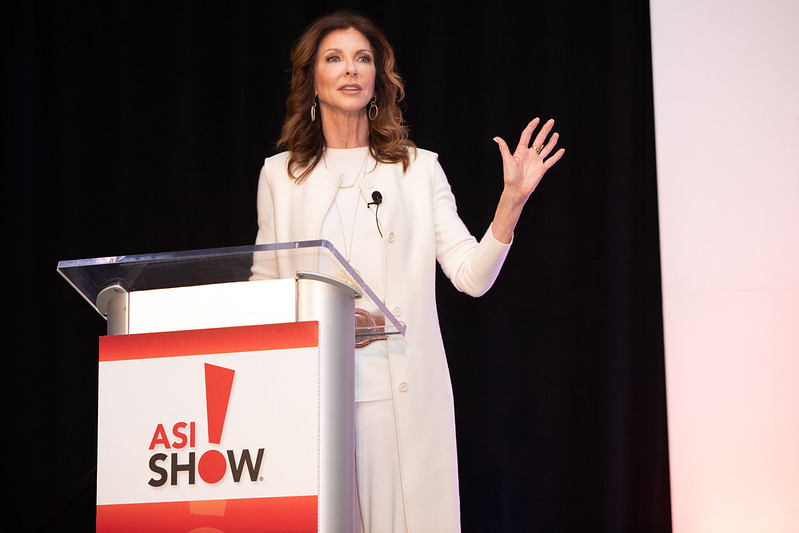 Charlotte Jones, who oversees biz ops and mktg strategies for the @DallasCowboys, delivered an engaging talk followed by a Q&amp;A session with ASI CEO <a href="/Tim_Andrews_ASI/">Timothy M. Andrews</a>. Check out pics, and read more here: asicentral.com/news/newslette…

#ASIFortWorth