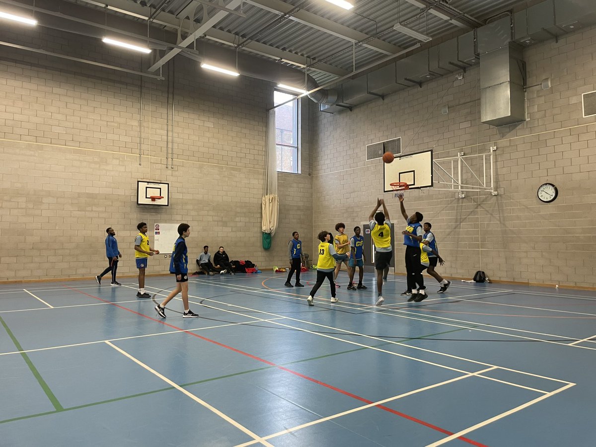 MissLMaynard's tweet photo. Today’s GCSE year 10 vs year 11’s Basketball 🏀 🧡 @SouthBankUA https://t.co/ooVxNkJp9K