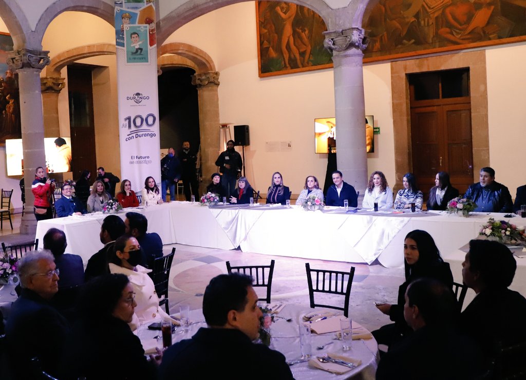 PJDGO's tweet image. Magda. Pdta. @yoladelatorre, en el informe de los primeros 100 días de administración del alcalde @josejoseantonio, al frente del municipio de Durango. Un informe de significativos avances.

¡Enhorabuena!

#Al100ConDurango 
#PJDGO