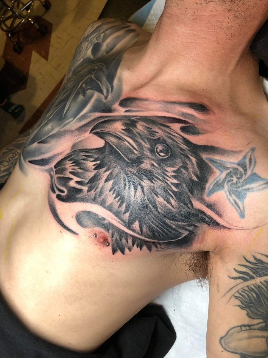 Little Raven action Josh did this week on a chest piece hes been working on. 

#yyc #yyctattoo #tattooartist