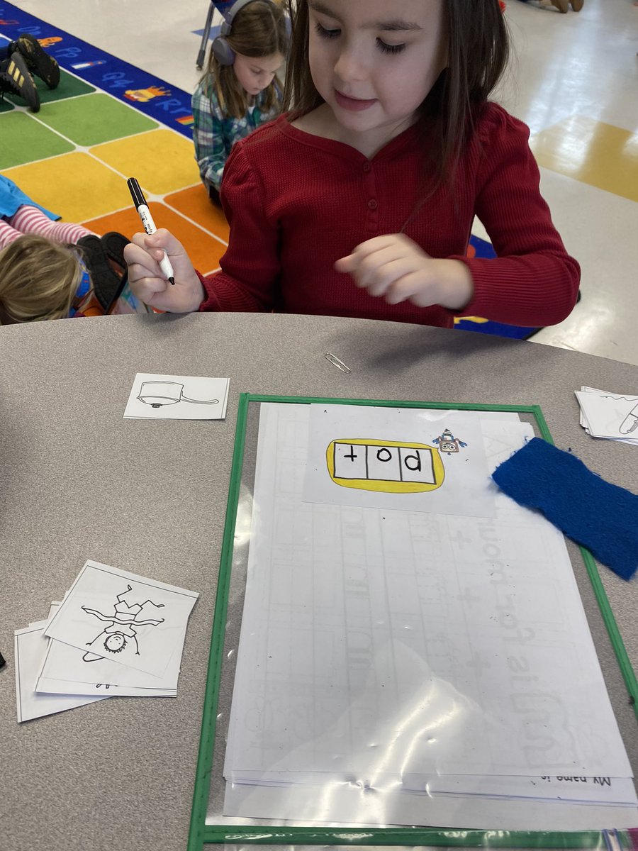 Hard at work in our word-part unit! <a href="/WestSchoolLBNY/">West School</a> <a href="/_LiSaMaRie19_/">Lisa Hourigan</a>