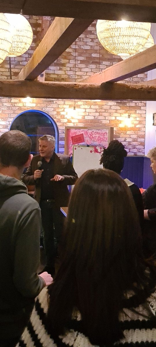 Aanwezig geweest bij #catchup een bijeenkomst waarbij we als professionals in gesprek zijn gegaan met jongeren uit de wijk <a href="/Lansingerland/">Gem. Lansingerland</a> samen met <a href="/kleineambassade/">de Kleine Ambassade</a> <a href="/SylviaLassooy/">Sylvia Lassooy</a> ook #leonhoek was hierbij aanwezig #wethouder #jeugdhulpenonderwijs