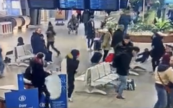MarquesdCaceres's tweet photo. En las últimas 2 semanas se han producido 4 ataques #yihadistas #Paris #Bruselas #Hamburgo y #Algeciras Ataques terroristas de oportunidad. Elementos que están en proceso avanzado de radicalización que se apoyan en el atentado anterior para realizar su propio ataque. 🧶 https://t.co/9yLlkz84Cm