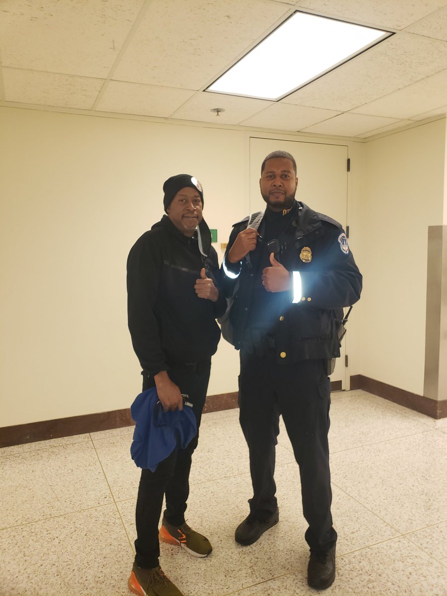 ThomasKennerly1's tweet photo. @CapitolPolice Happy Retirement Sir. #MoveEm 🙌🏿🍾🙏🏿 https://t.co/in5vfEFV6D