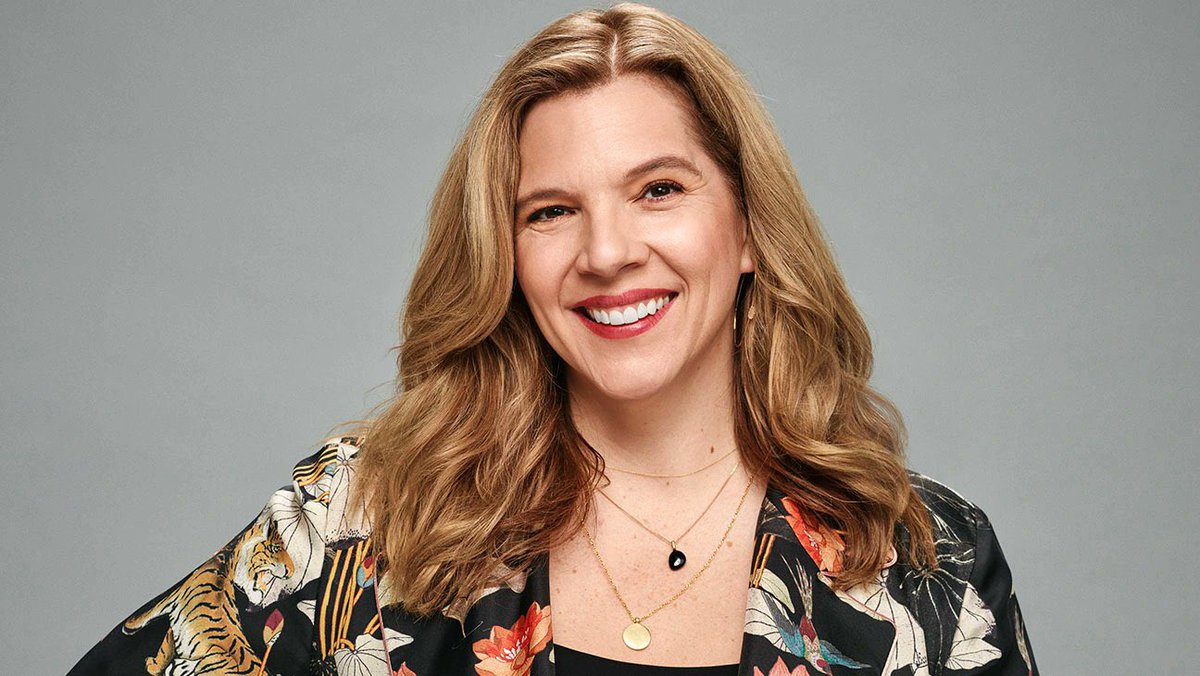 portalgabr's tweet photo. 📌 Segundo o Deadline, decisões ainda estão sendo finalizadas a respeito de quem irá assumir o cargo de showrunner e produtora executiva, tudo depende da renovação das séries. Nomes como Meg Marinis, Zoanne Clack e Peter Paige estão sendo cogitados.

#GreysAnatomy https://t.co/wkyfEgNe9G