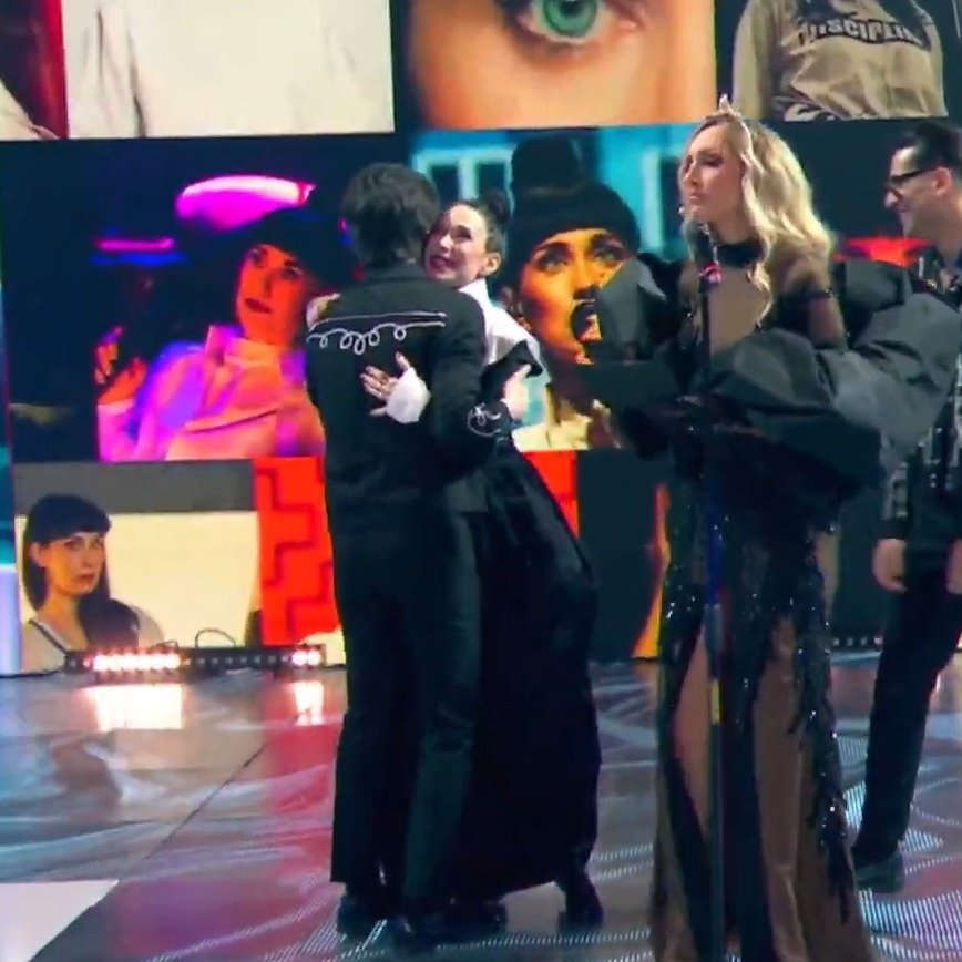 KonstraUpdates's tweet photo. Konstrakta recieves the International recognition of Serbia in the world through music award 🏆 #MAC2023 https://t.co/8I4EXyN7qP