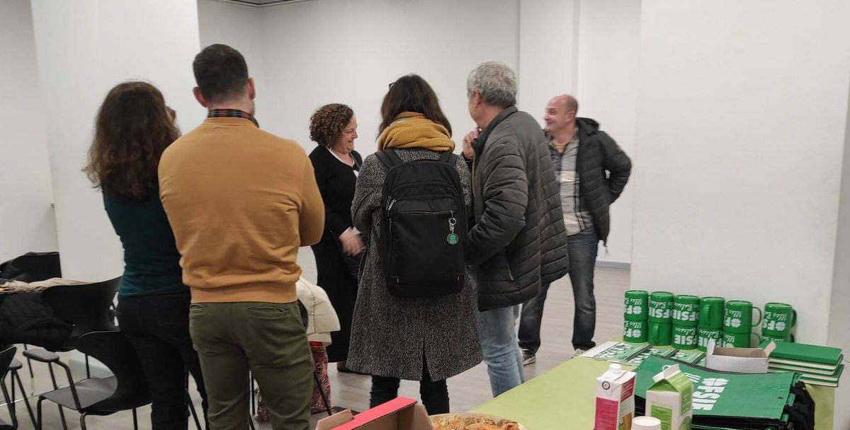 ibzjose2's tweet photo. Moltíssimes gràcies als/a les  delegats/des i  afiliats/des a FSIE Illes Balears d'Eivisss i Formentera per la trobada-berenar celebrada avui al C19. https://t.co/0vC41YQoP5