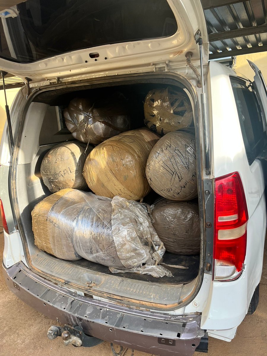 #sapsMP Two suspects aged 29 and 34 were arrested with 479 kg's of dagga estimated at more than R700 000 in street value this morning, 25/01/23 at about 06h30 am. They are expected to make their first court appearance tomorrow 26/01/23. @SAPoliceService