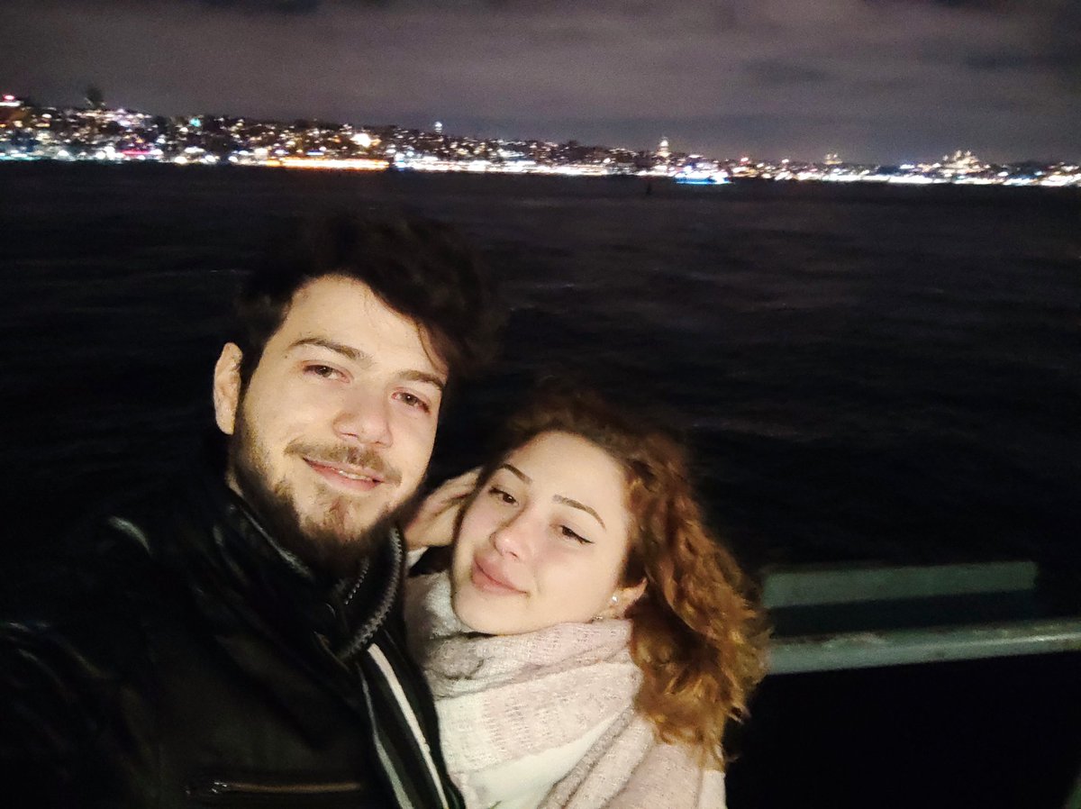 23.yaşım,love ve İstanbul
 çok duygusalım🥹💕