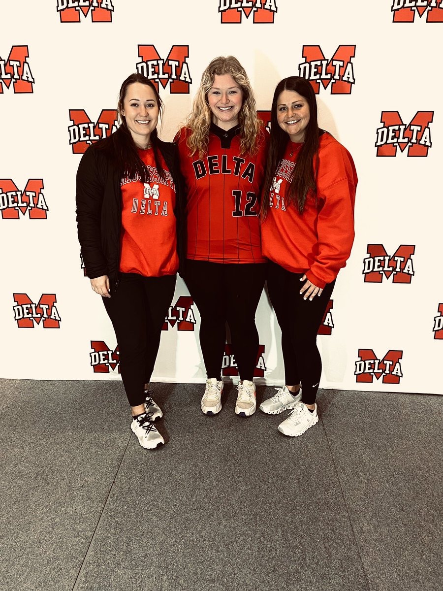 Amazing Visit to <a href="/MDCCSB/">MDCCSOFTBALL</a> !! Awesome experience! Thank you Coaches❤️🖤 <a href="/ob_burns/">Olivia Burns</a>