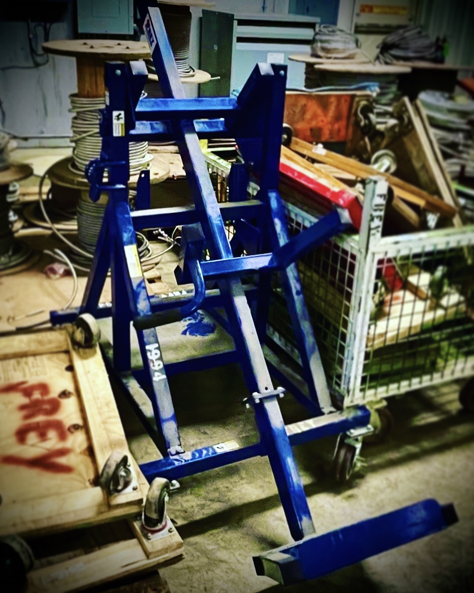 CurrentTools's tweet image. We love seeing our 513 Elevator Conduit Carts getting a lot of use on job sites in Buffalo, NY! 

This cart transports conduit safely and easily into and out of elevators. Click here: currenttools.com/products/trans…  learn more!
.
.
.
.
#electrical #electricianlife #construction