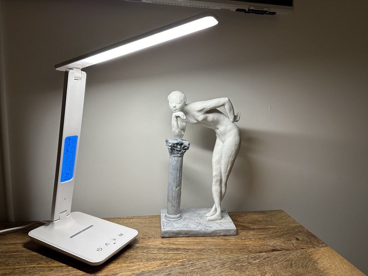LedisonLighting's tweet photo. A new era of well-being of #led desk lamps. Every desk , every work bench needs adequate #light https://t.co/KVFesrmOri