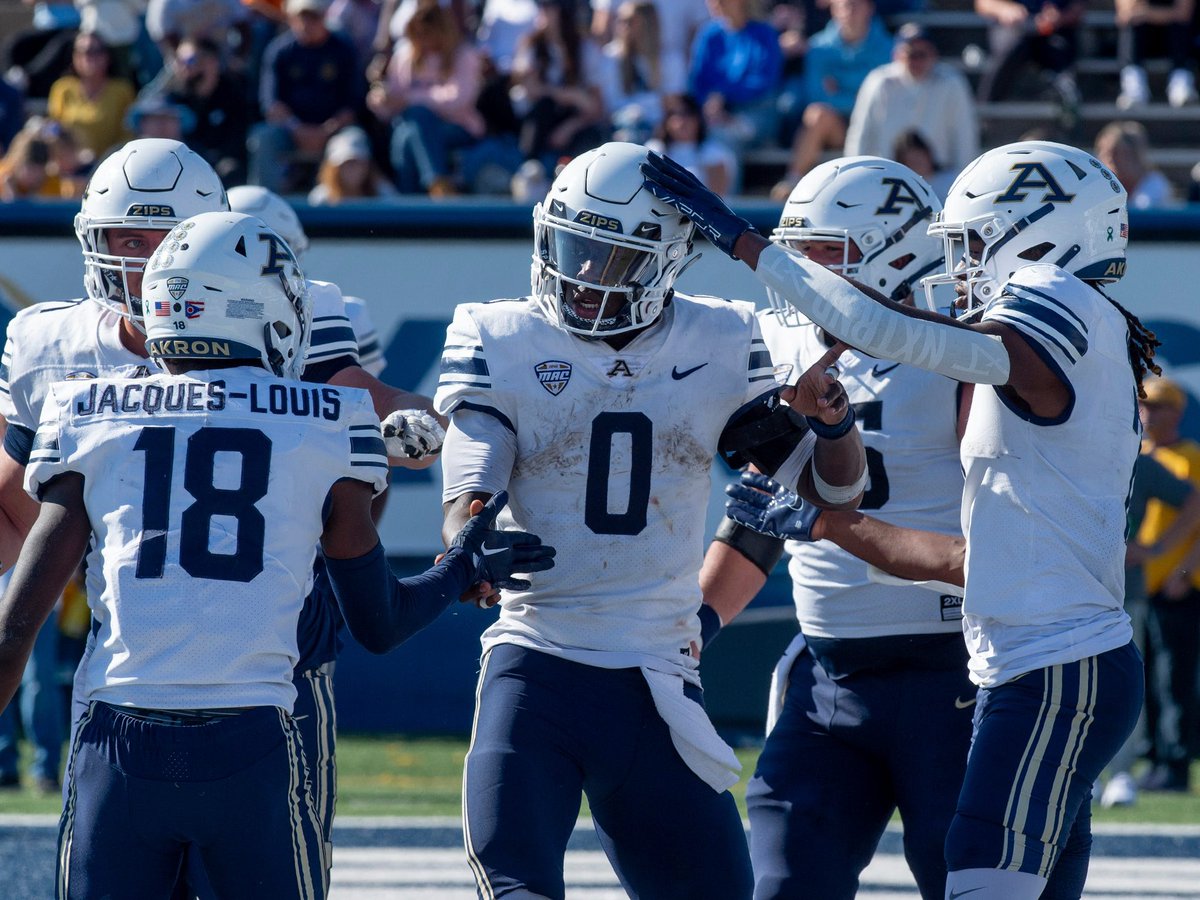 After A great conversation with <a href="/Coach_J_Rod/">Joel Rodriguez</a> I am truly Blessed and grateful to receive My second division 1 Offer to the university of Akron. Go Zips🦘 #AGTG <a href="/ZipsFB/">Akron Football</a>