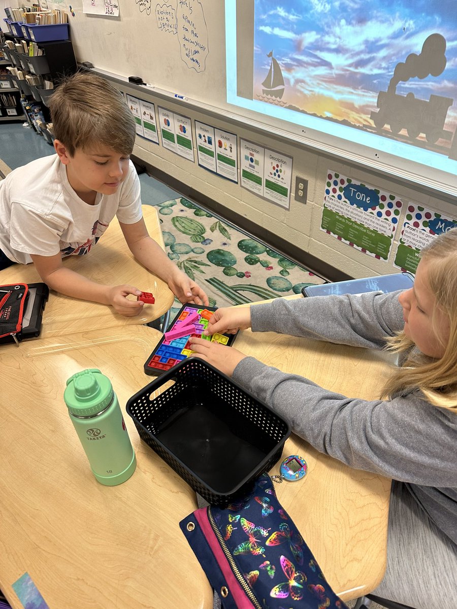 Mrs_Yelman's tweet photo. Thank you @Lex1EdFound and @Michelin for offering the Golden Apple Teacher Grants! My students LOVE easing into their school day with #FreshStarts!! @MarinerMates
#STEMeducation #elementary #funin5th #collaboration https://t.co/wFgXwkREY2