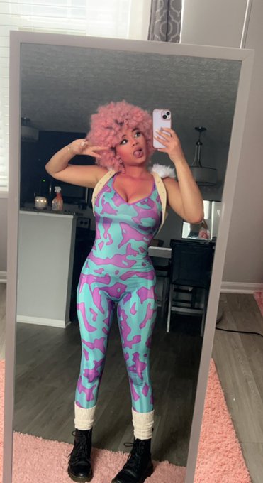 MINA ASHIDO 💕 https://t.co/3x1PUGojNj<a href="/tag/teentitans"class="tags"><span>#teentitans</span></a><a href="/tag/starfire"class="tags"><span>#starfire</span></a><a href="/tag/cosplayergirl"class="tags"><span>#cosplayergirl</span></a>