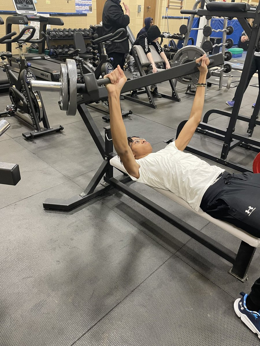 MrsKern_CHS's tweet photo. Mr. Goodnight’s students started the pylometrics units and lifted weights today! Impressed with how they supported each another and challenged their classmates (&amp; me!) to do better @ChesapeakeHS https://t.co/FE63D0V2Wy