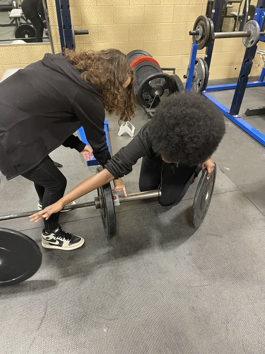 MrsKern_CHS's tweet photo. Mr. Goodnight’s students started the pylometrics units and lifted weights today! Impressed with how they supported each another and challenged their classmates (&amp; me!) to do better @ChesapeakeHS https://t.co/FE63D0V2Wy
