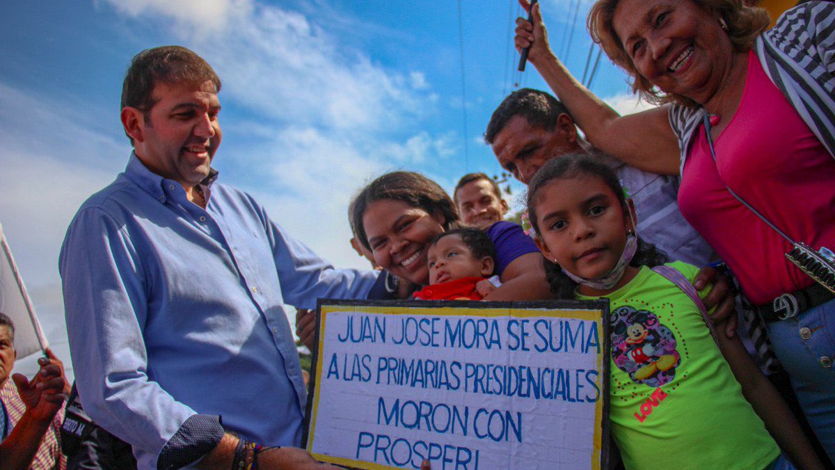 prospericarlos's tweet photo. Hoy iniciamos un nuevo recorrido por Venezuela 🇻🇪

Desde Morón en la costa de #Carabobo seguimos caminando como siempre acompañados de nuestro pueblo.

Después de 24 años de desidia, nuestro compromiso debe ser recuperar la Venezuela de oportunidades y #ProsperidAD. https://t.co/uQAPybhhDn