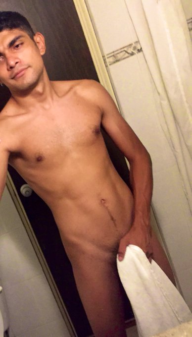 Quieres sentir un buen trozo!?🍆🔥 https://t.co/DZIQmaCqWR