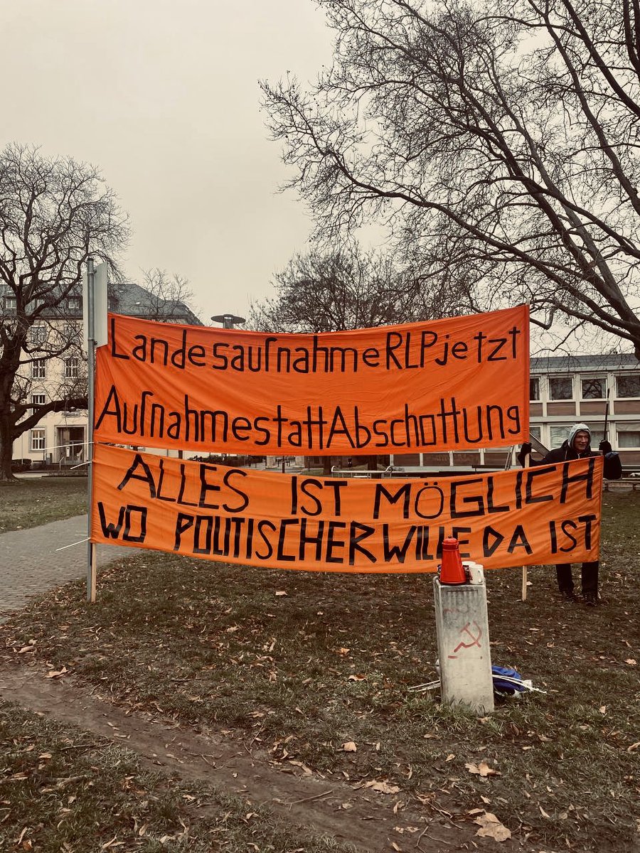 Wir werden nicht aufhören unsere Forderungen auf die Straße zu bringen. 
#Solidaritywillwin