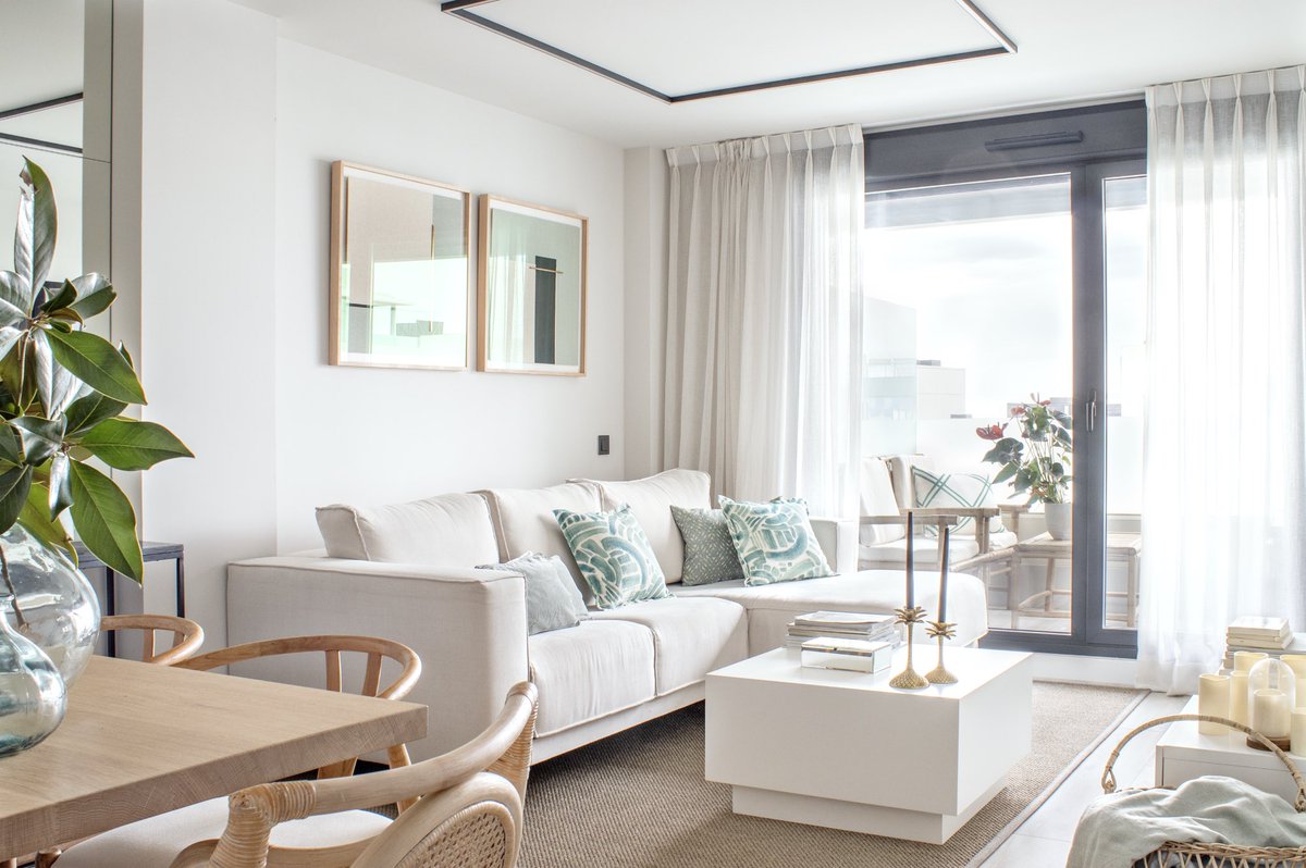 Proyecto de reforma e interiorismo vivienda en Getafe.

Un salón con mucha luz natural

Más info rocioesquilas.com/portfolio/geta… 

#interior #interiordesign #salon #salones #deco #decoracion #decoration #home