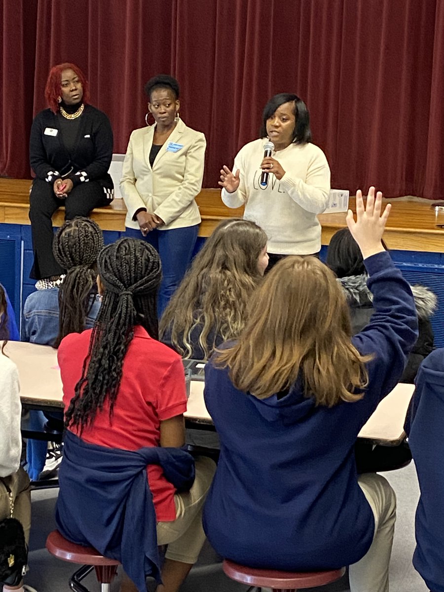 LFMSPatriots's tweet image. Thank you to Senior Pastor Conyers and Youth Pastor Trotter for a very special Girl Power Assembly with our Patriots! It was amazing!! We are grateful! @ConyersChristie @DrTorriJackson @DRDEB_LCSS
